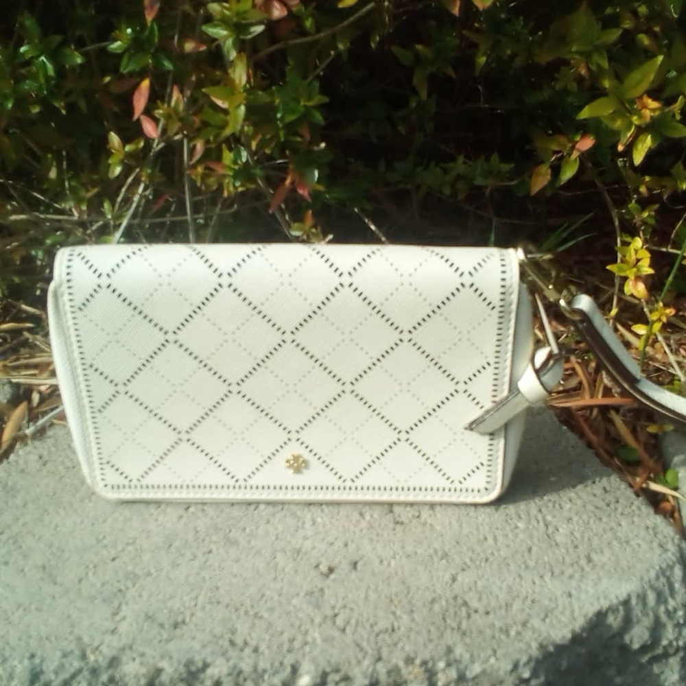 Tory Burch Elegant White Wallet